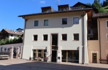 Library<br />Santa Christina